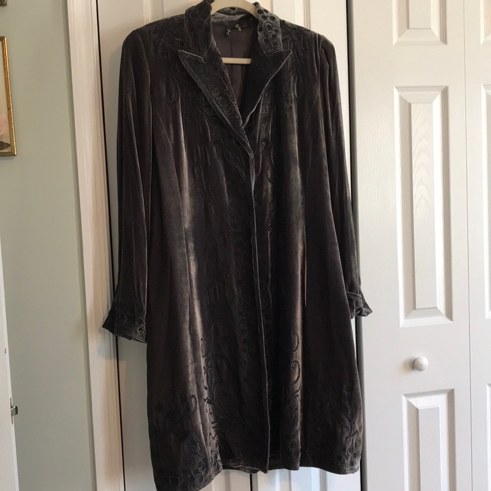 Tahari Velvet Coat/Duster